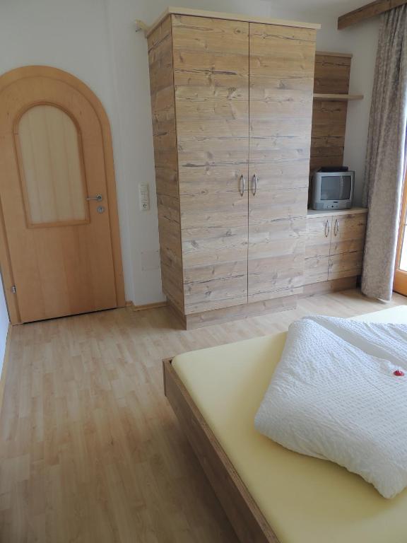 Aparthotel Häus`l am Ruan Berwang Zimmer foto