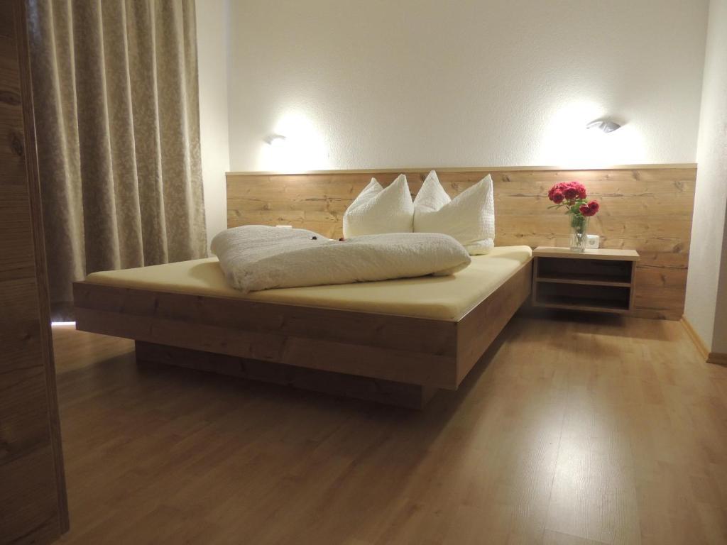 Aparthotel Häus`l am Ruan Berwang Zimmer foto