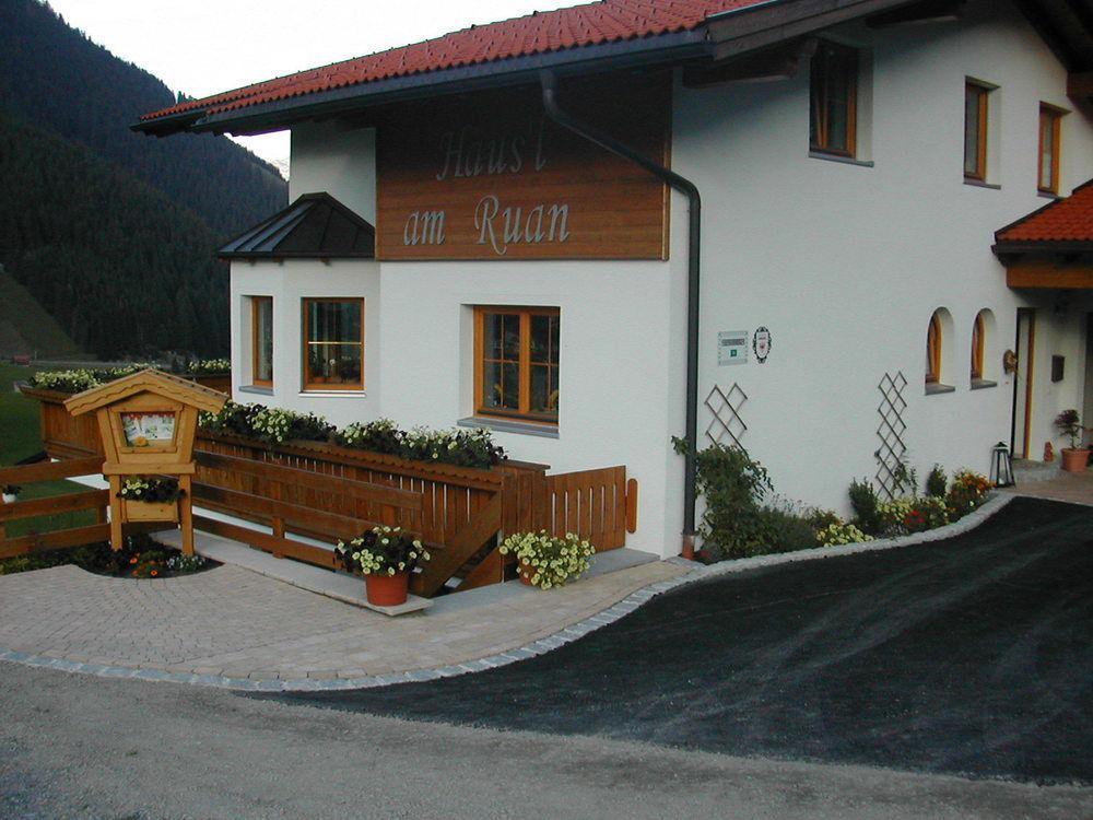 Aparthotel Häus`l am Ruan Berwang Exterior foto